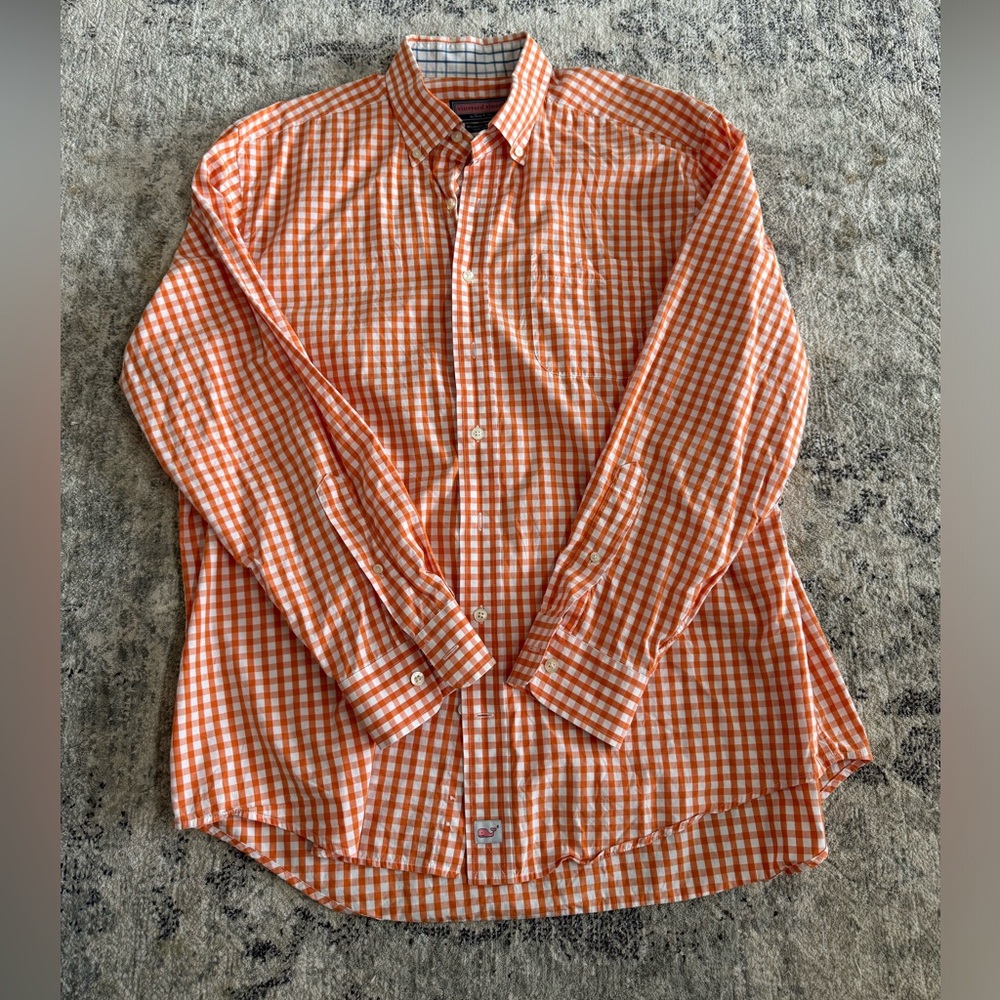 Men’s Vinyard Vines shirt